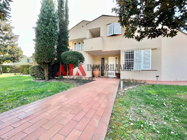 Villa Indipendente in vendita a Oltrera, Pontedera