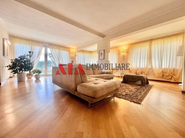 Villa Indipendente in vendita a Pontedera, Toscana