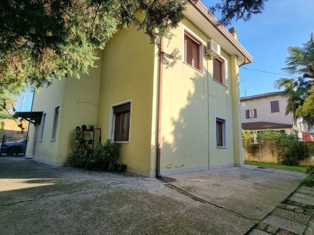 Villa Indipendente in vendita a Pontelongo, Veneto