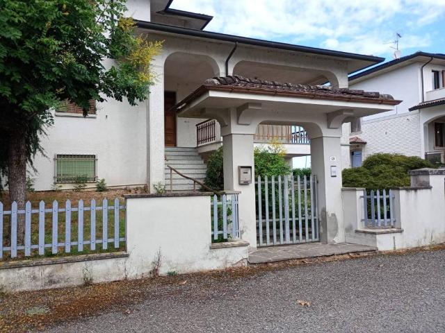 Villa Indipendente in vendita a Pontenure, Reggio Emilia
