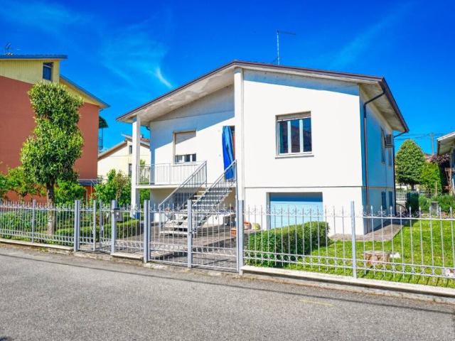 Villa Indipendente in vendita a Pontenure, Reggio Emilia