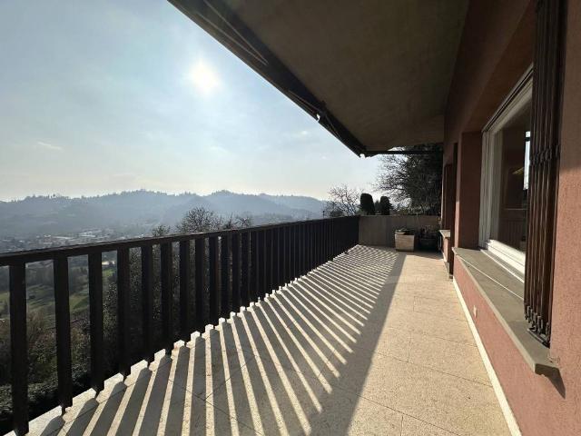 Villa Indipendente in vendita a Ponteranica, Lombardia