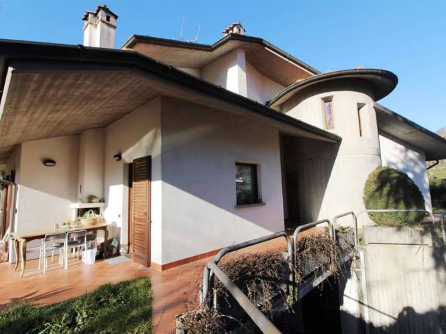 Villa Indipendente in vendita a Ponteranica, Lombardia