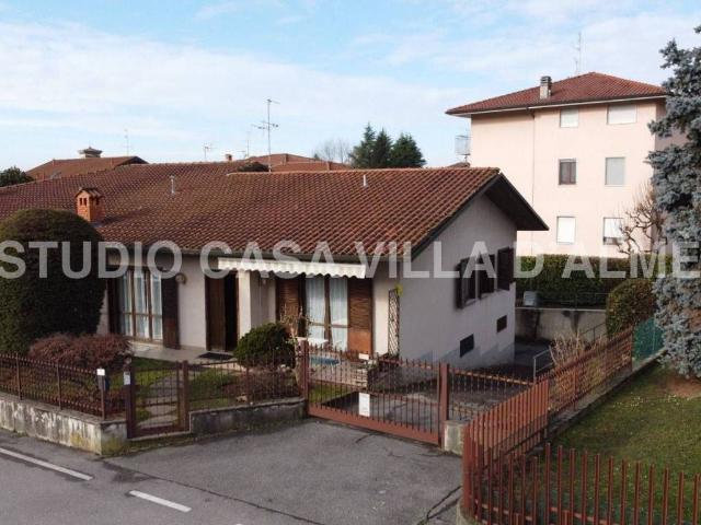 Villa Indipendente in vendita a Ponteranica, Lombardia