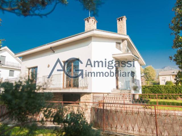 Villa Indipendente in vendita a Ponteranica, Lombardia