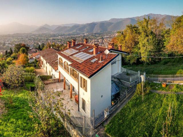 Villa Indipendente in vendita a Valbona, Ponteranica