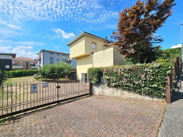 Villa Indipendente in vendita a Ponteranica, Lombardia