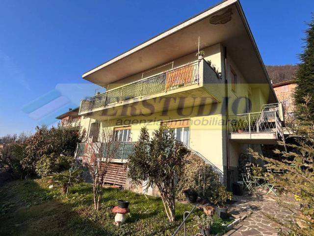 Villa Indipendente in vendita a Pontida, Lombardia