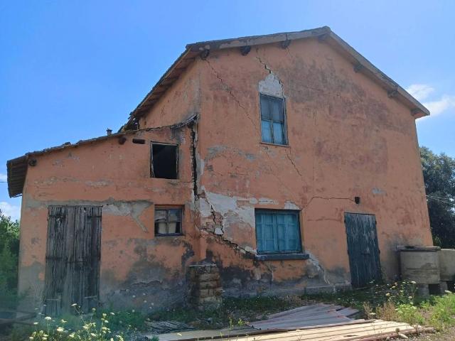 Rustico in vendita a Pontinia, Lazio