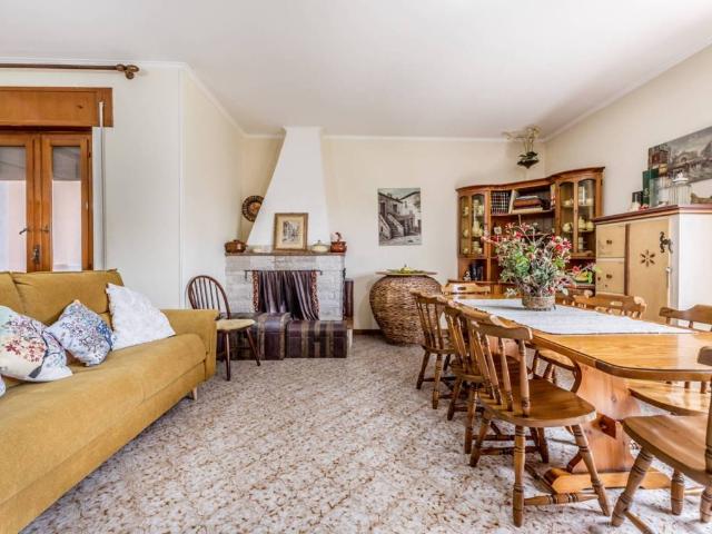 Villa Indipendente in vendita a Pontinia, Lazio