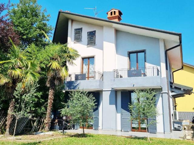 Villa Indipendente in vendita a Pontirolo Nuovo, Lombardia