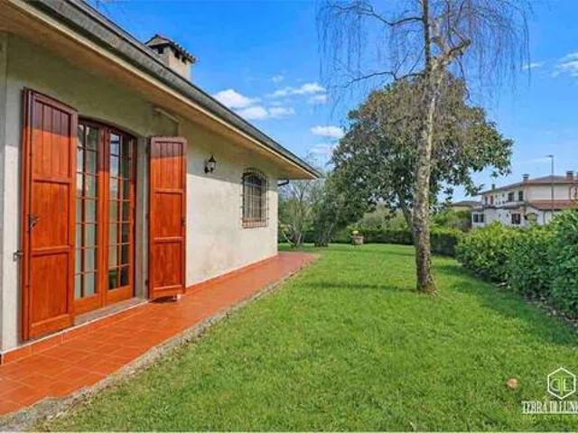 Villa Indipendente in vendita a Case Corvi, Pontremoli
