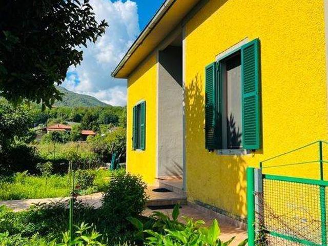 Villa Indipendente in vendita a Teglia, Pontremoli
