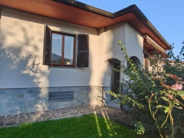 Villa Indipendente in vendita a Case Corvi, Pontremoli