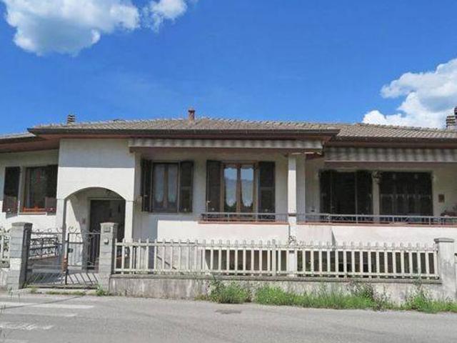 Villa Indipendente in vendita a Case Corvi, Pontremoli
