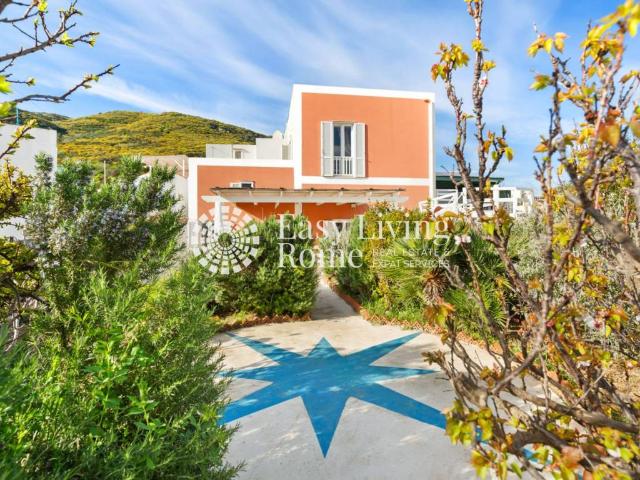 Villa Indipendente in vendita a Ponza, Lazio