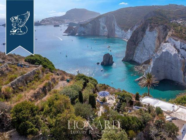 Villa Indipendente in vendita a Ponza, Lazio