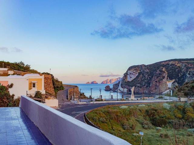 Villa Indipendente in vendita a Ponza, Lazio