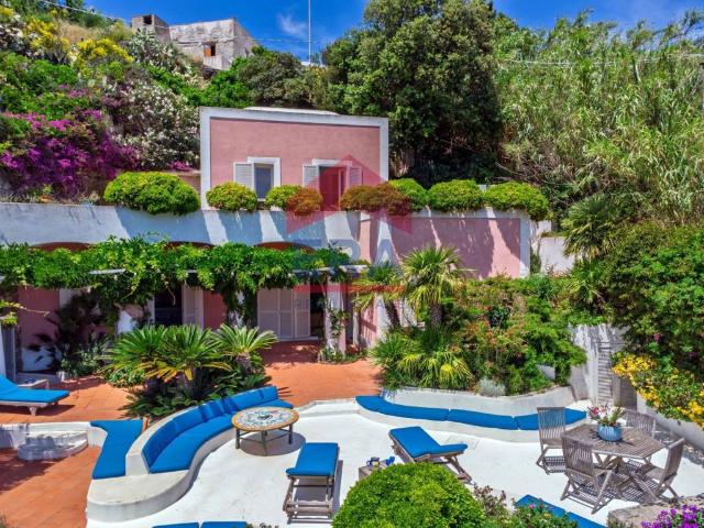 Villa Indipendente in vendita a Ponza, Lazio