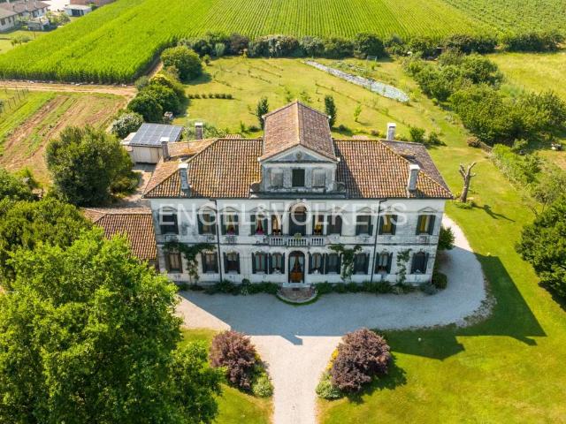 Villa Indipendente in vendita a Ponzano Veneto, Ponzano