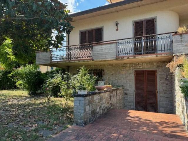Villa Indipendente in vendita a Poppi, Toscana