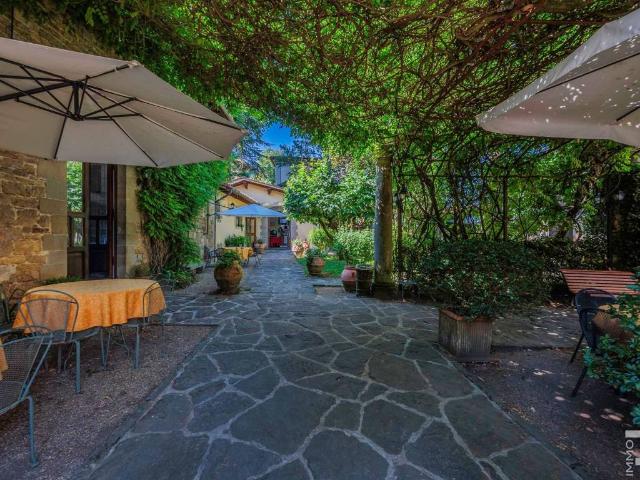 Villa Indipendente in vendita a Poppi, Toscana