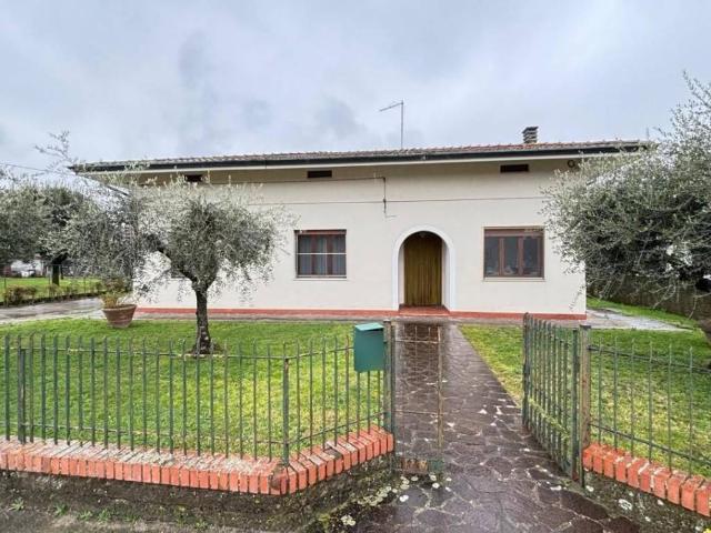 Villa Indipendente in vendita a Porcari, Toscana