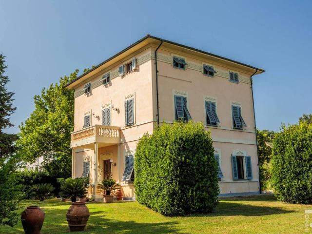 Villa Indipendente in vendita a Porcari, Toscana