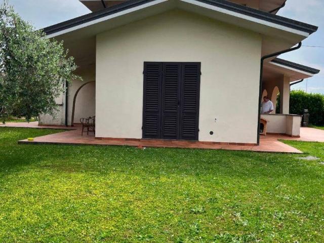 Villa Indipendente in vendita a Porcari, Toscana