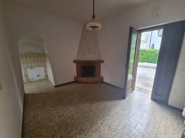 Villa Indipendente in vendita a Porcari, Lucca