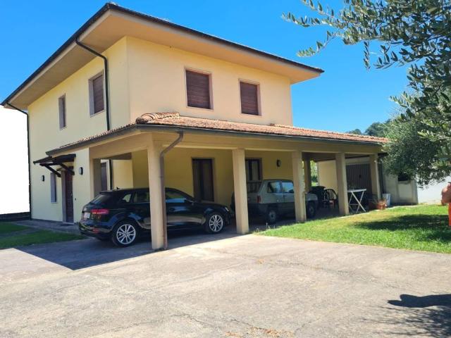 Villa Indipendente in vendita a Rughi, Porcari