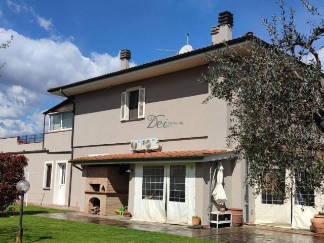 Villa Indipendente in vendita a Porcari, Toscana