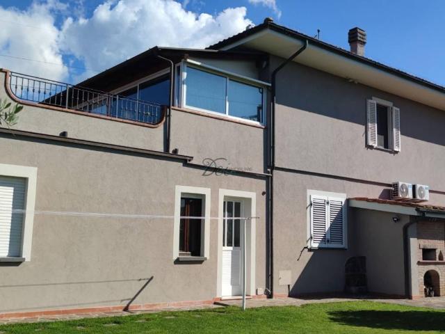 Villa Indipendente in vendita a Porcari, Toscana