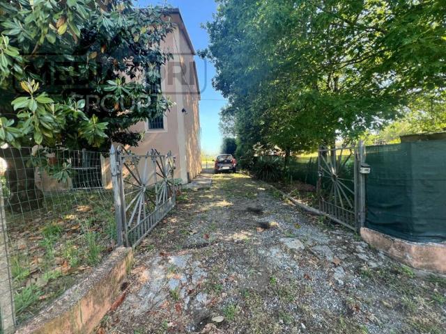 Villa Indipendente in vendita a Rughi, Porcari