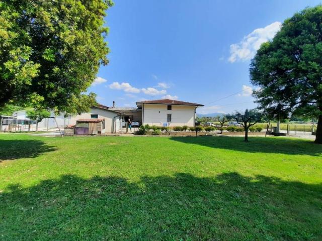 Villa Indipendente in vendita a Porcari, Toscana