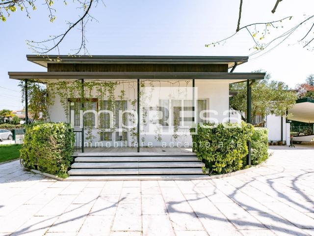 Villa Indipendente in vendita a Rorai Piccolo, Porcia