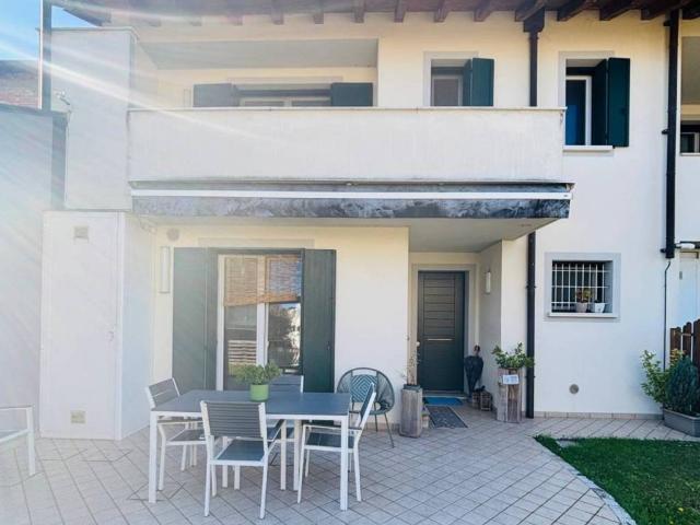 Villa Indipendente in vendita a Case Levade, Pordenone