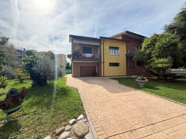 Villa Indipendente in vendita a San Gregorio, Pordenone / Pordenon
