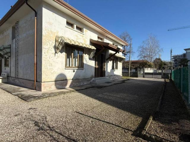 Villa Indipendente in vendita a Rorai Grande, Pordenone
