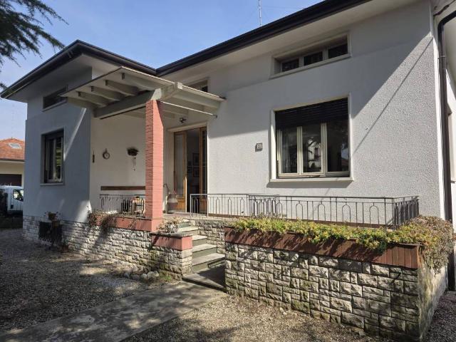 Villa Indipendente in vendita a Rorai Grande, Pordenone