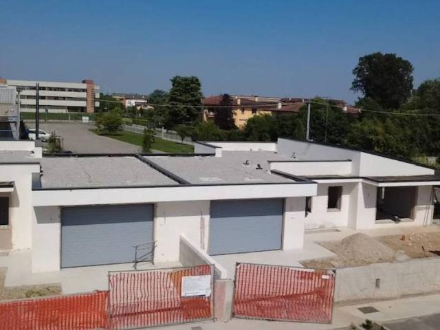Villa Indipendente in vendita a Pordenone, Friuli-Venezia Giulia