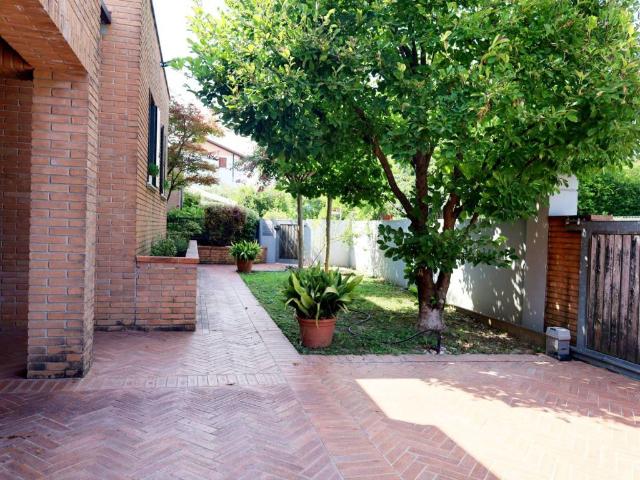 Villa Indipendente in vendita a Borgo Meduna / Borc de Midune, Pordenone / Pordenon
