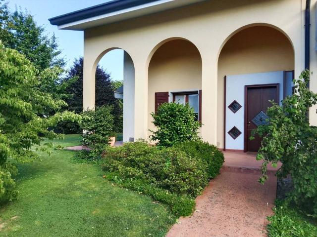 Villa Indipendente in vendita a Pordenone, Friuli-Venezia Giulia