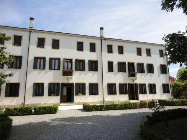 Villa Indipendente in vendita a Pordenone, Friuli-Venezia Giulia