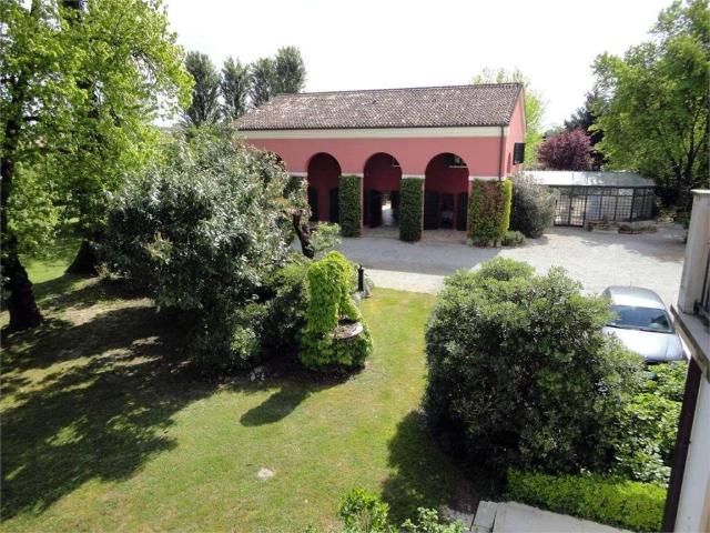 Villa Indipendente in vendita a Pordenone, Friuli-Venezia Giulia