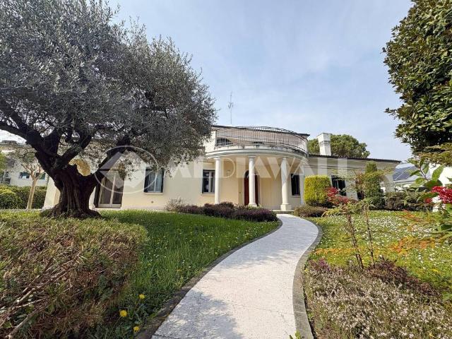 Villa Indipendente in vendita a Pordenone, Friuli-Venezia Giulia