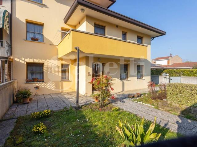 Villa Indipendente in vendita a Cordenons, Friuli-Venezia Giulia