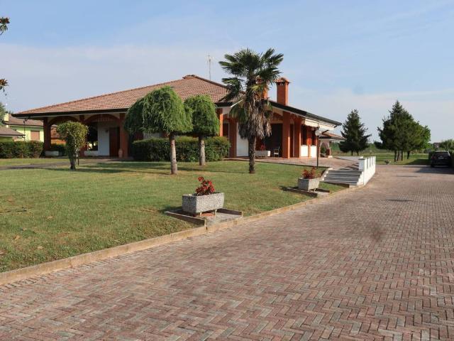 Villa Indipendente in vendita a San Giorgio Di Nogaro, Friuli-Venezia Giulia