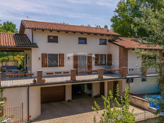 Villa Indipendente in vendita a Piemonte, Asti