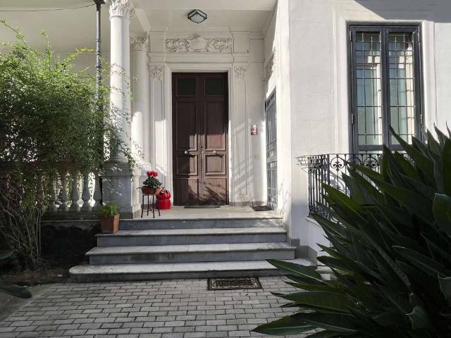 Villa Indipendente in vendita a Portici, Campania